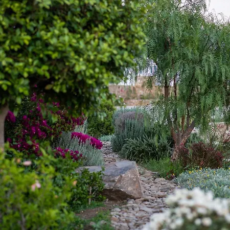 Alma Sunset Apartment *